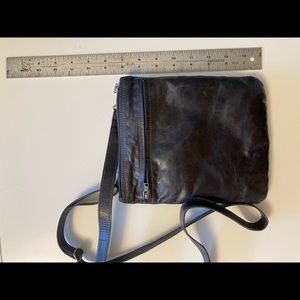 m0851 black leather crossbody zipper pouch bag